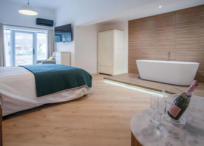 Suite 5 - Sleeping Giant Hotel - Pen Y Cae Inn